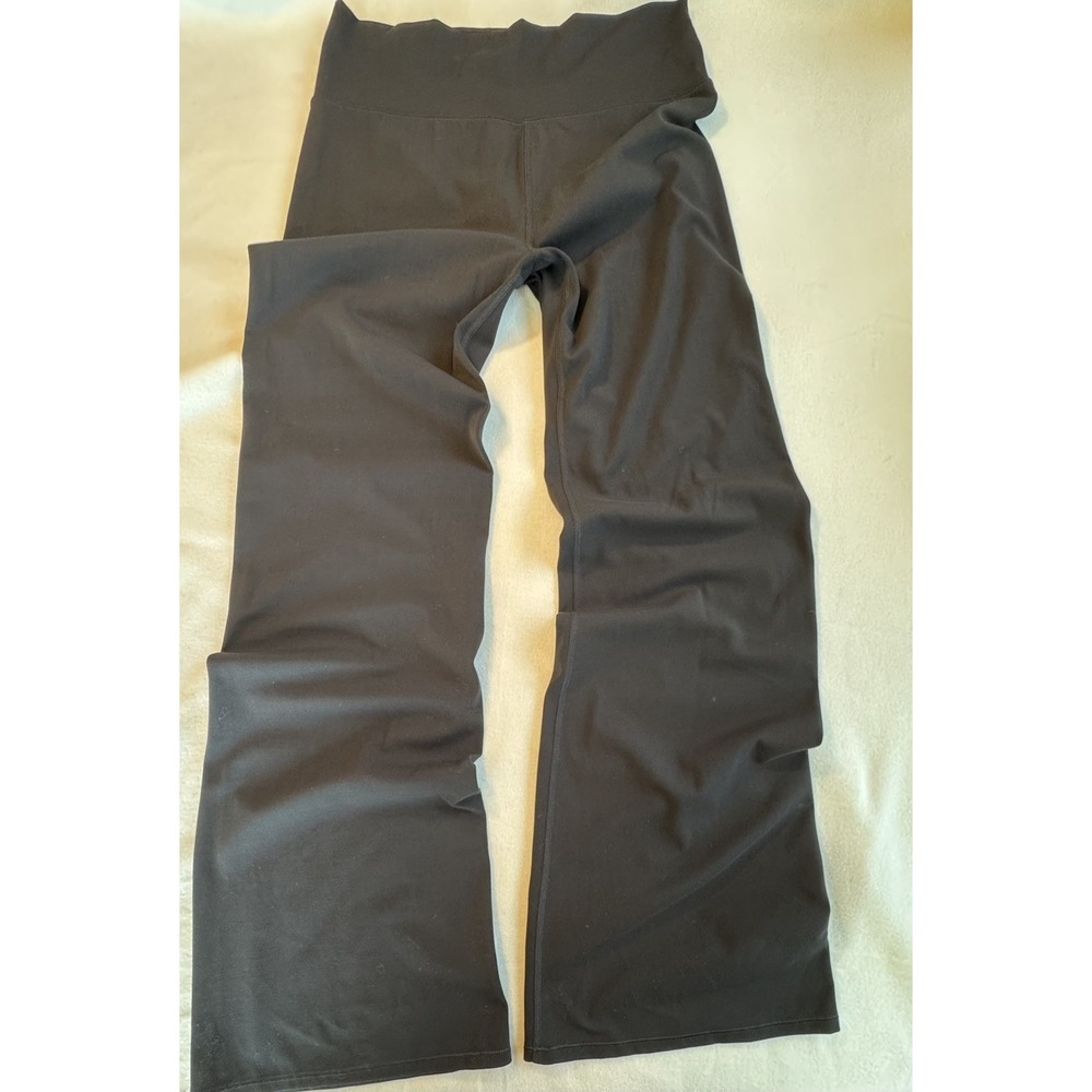 Vuori Slim Flare Leggings XL Black All The Feels Pants